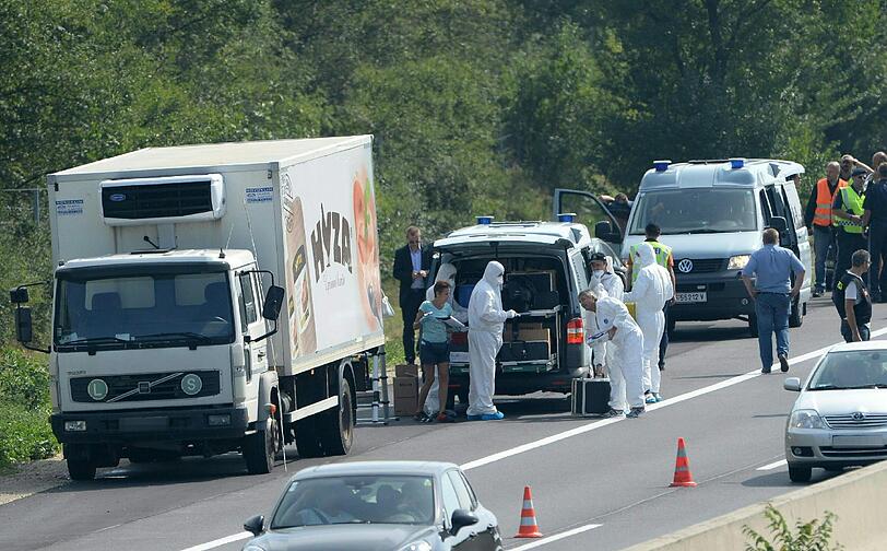 Grausiger Fund: In Österreich wurden mindestens 20 tote Flüchtlinge entdeckt. Die Bilder.