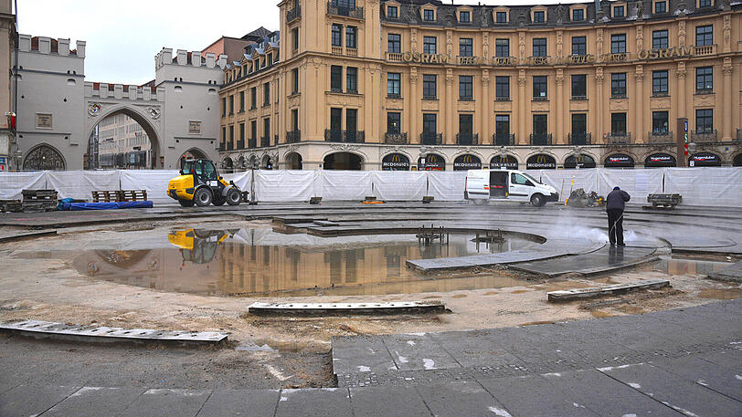 Ältere Bilder von der Stachus-Baustelle. Sie wird wahrscheinlich den ganzen Sommer über dauern.