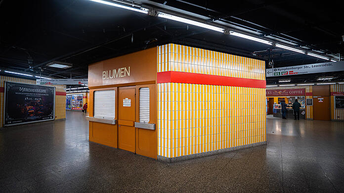 Der Kiosk am Rotkreuzplatz steht leer bzw. wird derzeit nur für ein Kunstprojekt genutzt. Hier könnte der KarmaKiosk enstehen.