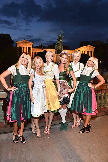 Hatice Nizam, Sonja Kiefer, Julia Meise, Giulia Siegel, Nina Meise und Ayse Auth