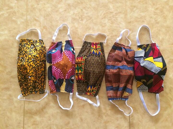 Selbstgenähte Mundschutzmasken von kenianischen Fashiondesignern.