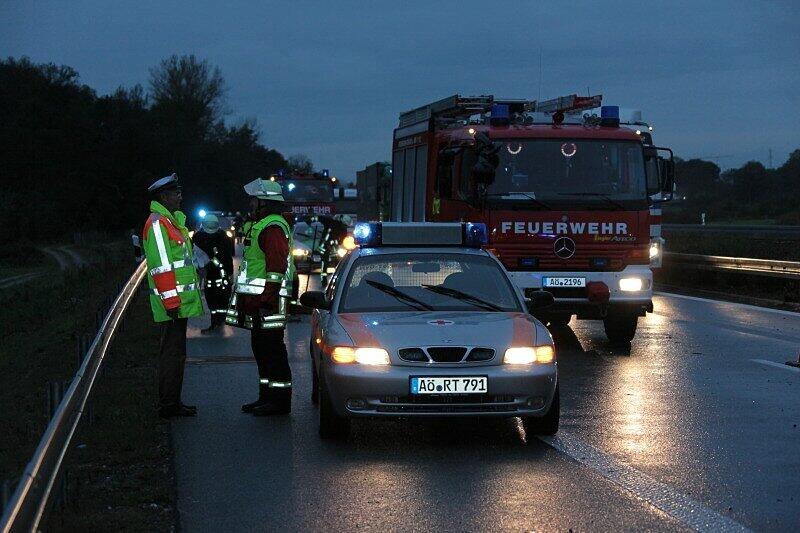 Auf der A94 bei Altötting hat sich am Freitagmorgen ein Verkehrsunfall ereignet, bei dem eine Person leicht verletzt wurde.