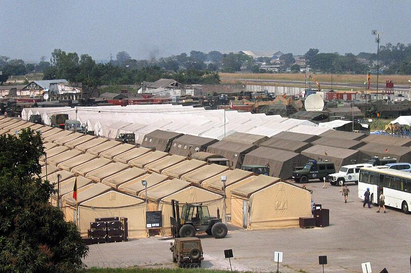 Bundeswehrsoldaten sind nicht nur in Afghanistan oder im Kosovo eingesetzt. Auch in der Demokratischen Republik Kongo engagieren sich seit Juni 2005 drei von ihnen, um den Sicherheitssektor vor Ort zu reformieren.