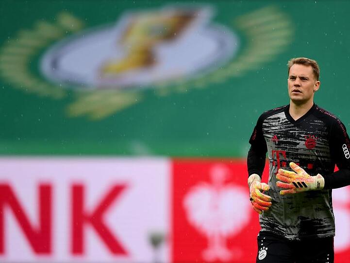 Führt den FC Bayern im Geister-Pokalfinale als Kapitän auf das Feld: Keeper Manuel Neuer.
