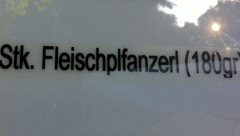 Charmant, der kleine Tippfehler. Charmant, der kleine Tippfehler.