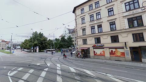 An der Kreuzung Thierschstraße/Zweibrückenstraße ist es zum zweiten Unfall gekommen - der Verursacher flüchtete anschließend ins Tal. (Archivbild)