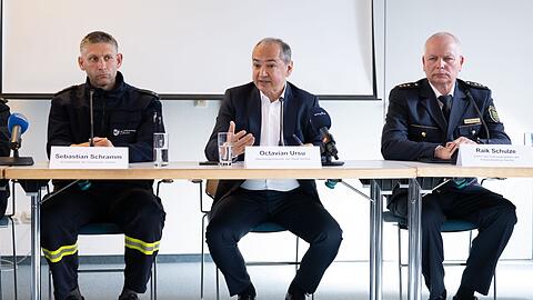 Sebastian Schramm, Einsatzleiter Feuerwehr G&ouml;rlitz, berichtete von einem herausfordernden Einsatz.