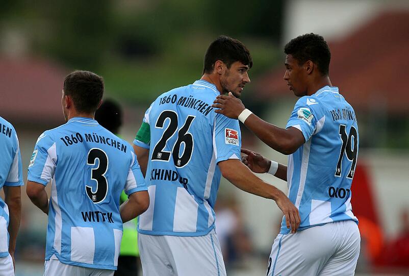 Christopher Schindler Rubin Okotie nach dem 1:1.