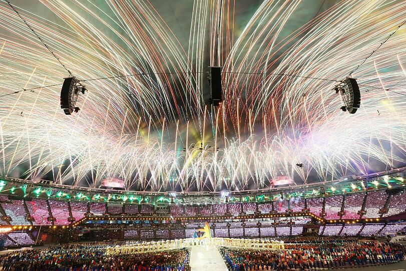 Bei der gigantischen Abschlussfeier der Olympischen Spiele in London heizten Rock- und Popstars wie Queen, George Michael, die Spice Girls und The Who Publikum und Sportlern ein.