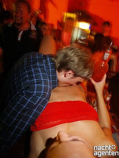 Scharf, Schärfer, Nachtgallerie: Bei der Party Pronös ließen die Darstellerinnen alle Hemmungen fallen. Mehr Bilder von der Veranstaltung gibt's unter www.nachtagenten.de.