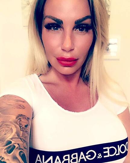 Gina-Lisa Lohfink ganz (schön) verändert: Sie setzt auf breitere Augenbrauen.