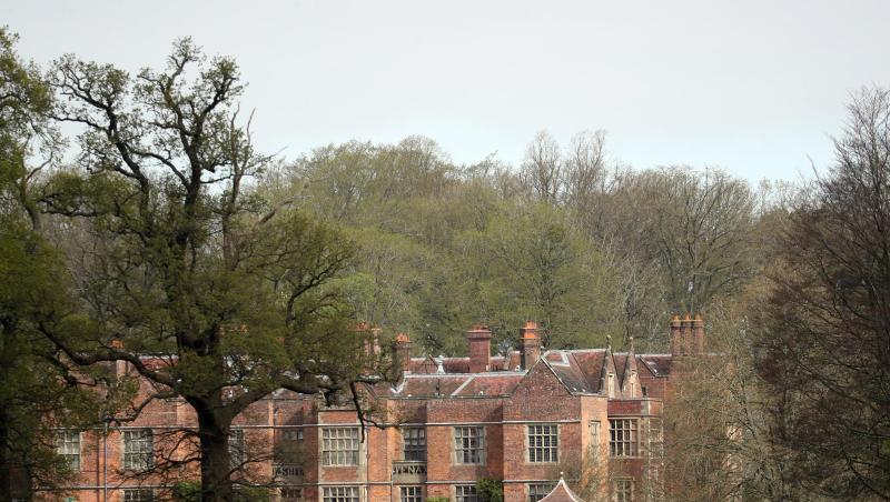 Der englische Landsitz Chequers. Das Herrenhaus aus dem 16. Jahrhundert nordwestlich von London ist seit etwa 100 Jahren der Landsitz des jeweils amtierenden Premiers. Der englische Landsitz Chequers. Das Herrenhaus aus dem 16. Jahrhundert nordwestlich von London ist seit etwa 100 Jahren der Landsitz des jeweils amtierenden Premiers.
