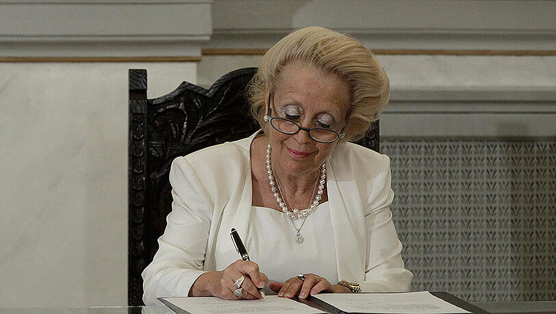 Vasiliki Thanou ist neue Interims-Regierungschefin in Griechenland. Vasiliki Thanou ist neue Interims-Regierungschefin in Griechenland.