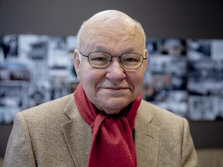 Walter Momper über den Mauerabriss: "Ob richtig oder falsch - der Maßstab war das Wollen der Berliner, und die wollten das Ding weg haben.".
