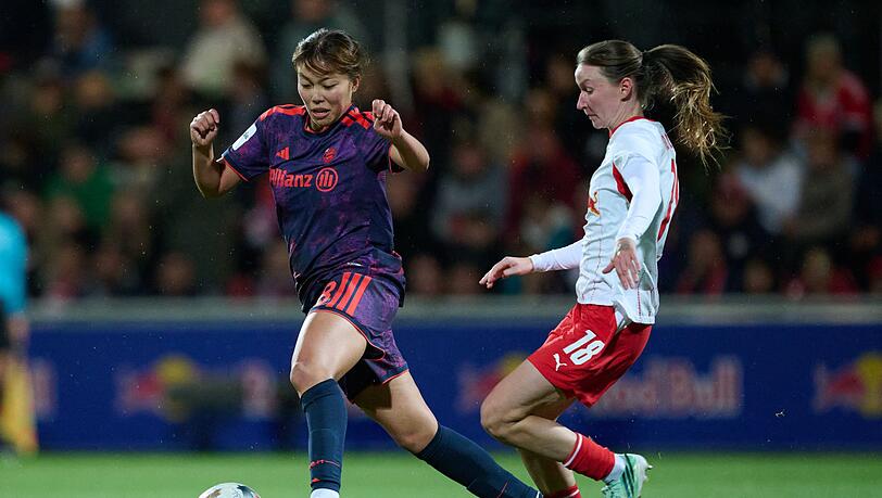 Momoko Tanikawa (l) trifft für die Münchnerinnen. Momoko Tanikawa (l) trifft für die Münchnerinnen.
