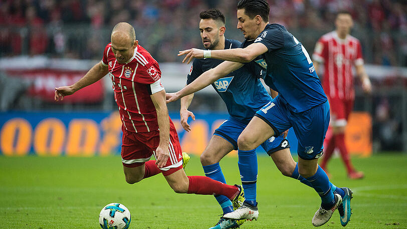 Arjen Robben - Note 4: Erneut ein eher diskreter Auftritt des Niederländers. In der ersten Halbzeit kaum zu sehen, nur sein Schuss über das Tor (8.) sorgte für Aufregung. Nach dem Wechsel zeigte sich der Bayern-Kapitän leicht verbessert.