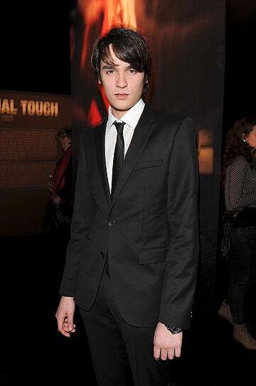 Schauspieler Alain Fabien Delon (Sohn der Sechziger-Jahre-Ikone Alain Delon; in HUGO) bei der BOSS-Party und Vernissage "A PERSONAL TOUCH - young photo journalists at the red carpet" im Rahmen der Berlinale im BOSS Store Berlin am Mittwoch.