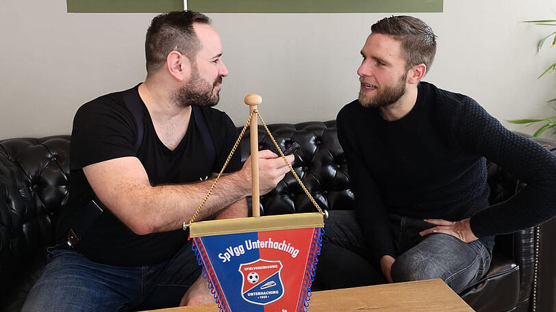 Haching-Vize Dominik Stahl (30, re.), hier im Interview mit dem Fußballchef der AZ Digital, Patrick Mayer.