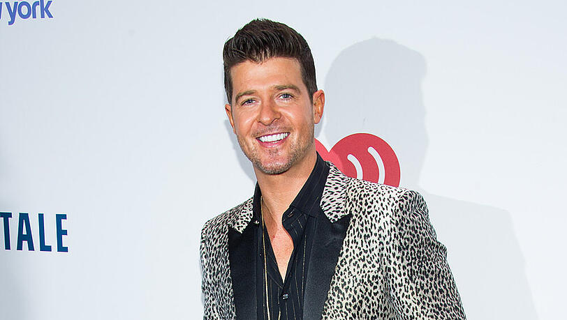 Das Grinsen dürfte Robin Thicke vergehen, wenn er einen Blick auf Twitter wirft Das Grinsen dürfte Robin Thicke vergehen, wenn er einen Blick auf Twitter wirft