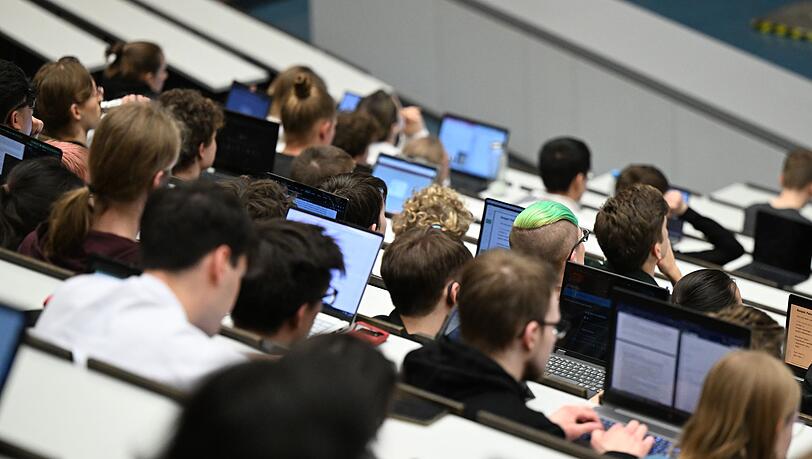 Jeder zehnte Abschluss entfiel auf das Lehramt. (Archivbild)