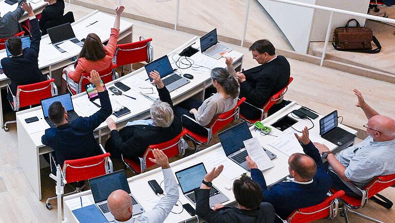 Die Koalition von SPD und BSW in Brandenburg ist in einer Krise - in der BSW-Fraktion rumort es. (Archivbild) Die Koalition von SPD und BSW in Brandenburg ist in einer Krise - in der BSW-Fraktion rumort es. (Archivbild)