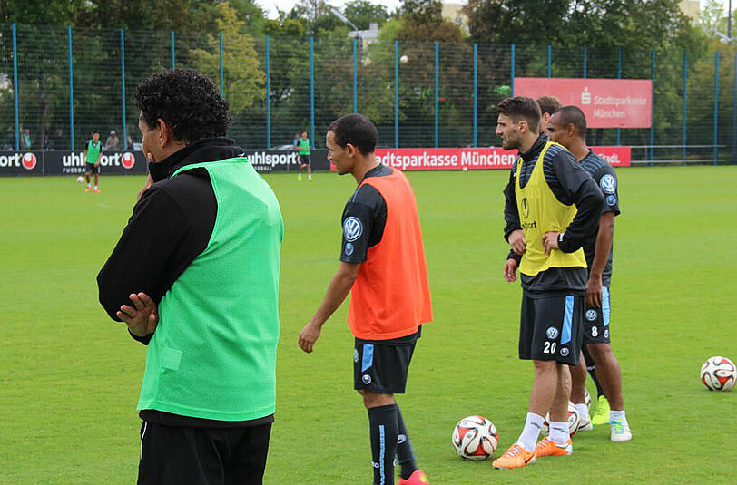 Valdet Rama ist seit Freitag ein Löwe. Die Bilder von seinem ersten Training bei TSV 1860 München.