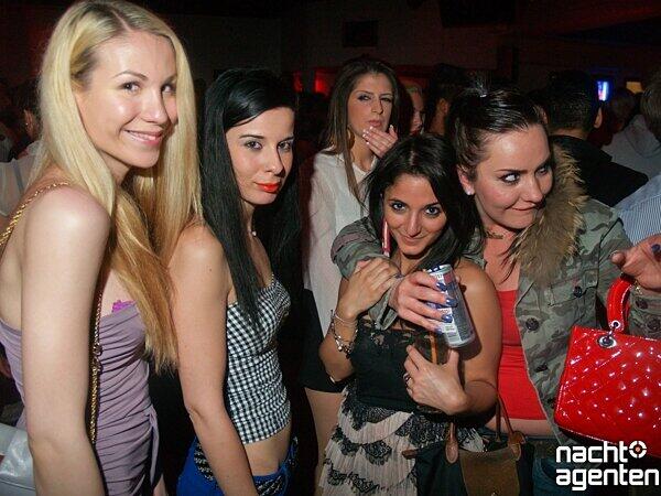 Tanz in den Mai: Das heiße Misery-Special im Crowns Club. Mehr Bilder von dieser Party gibt's unter: www.nachtagenten.de.