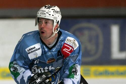 Rick Goldmann, Verteidiger des EHC, plagen Schmerzen am Knöchel.