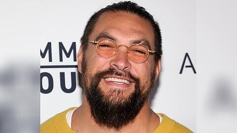 Jason Momoa ist wieder in festen Händen.