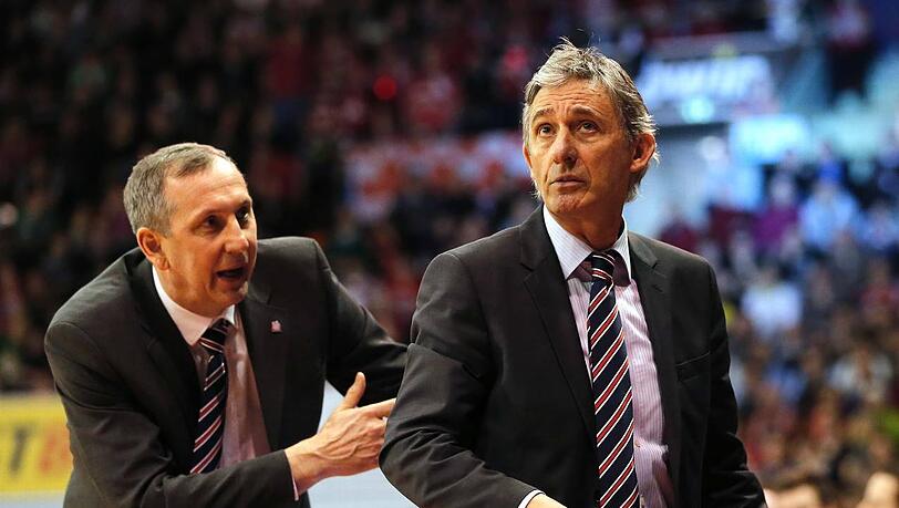 Assistenztrainer Emir Mutapcic (l.) hier beim Spiel gegen die Brose Baskets Bamberg an der Seite von Cheftrainer Svetislav Pesic. Sein Vertrag und das seines Kollegen Andreas Wagner wurde um zwei Jahre verlängert. Assistenztrainer Emir Mutapcic (l.) hier beim Spiel gegen die Brose Baskets Bamberg an der Seite von Cheftrainer Svetislav Pesic. Sein Vertrag und das seines Kollegen Andreas Wagner wurde um zwei Jahre verlängert.