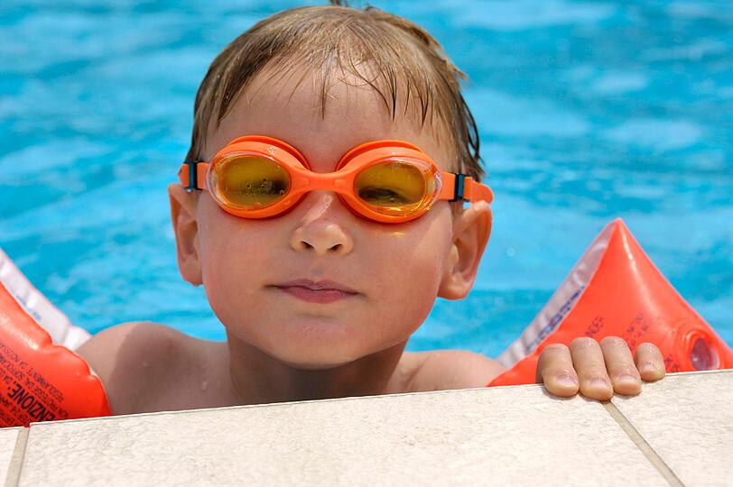 Ferienschwimmkurse kann man immer öfter bei Pauschalreiseveranstaltern buchen.