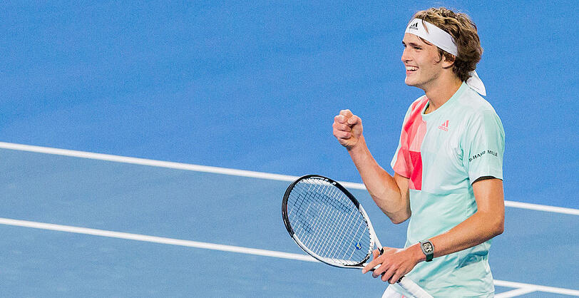 Alexander Zverev gelingt die Überraschung sein Idol Roger Federer.