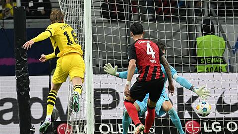 Julian Brandt trifft als Einwechselspieler zum späten 3:3-Ausgleich.