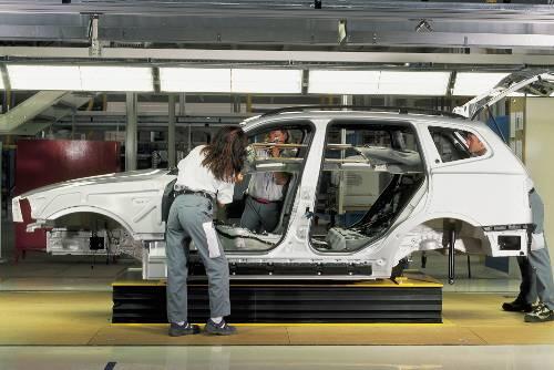 Produktion bei BMW: In Dingolfing und Regensburg wird länger kurzgearbeitet.