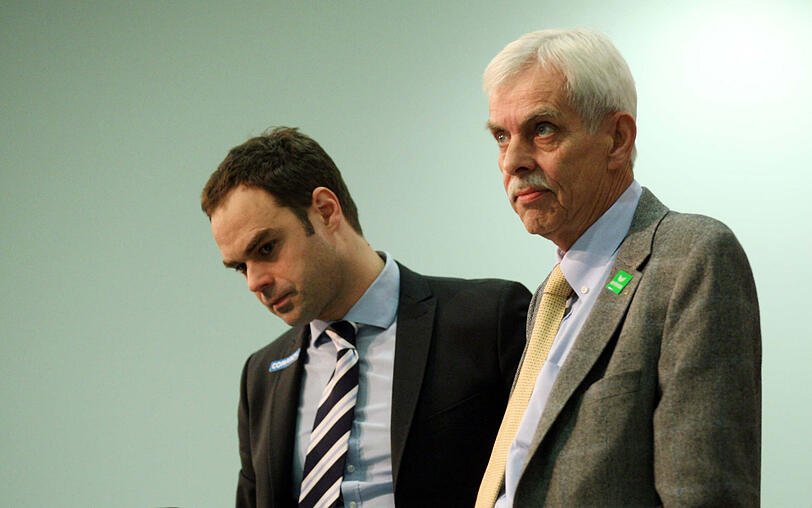 Robert Schäfer, Geschäftsführer des TSV 1860 München, und Präsident Dieter Schneider (r.).