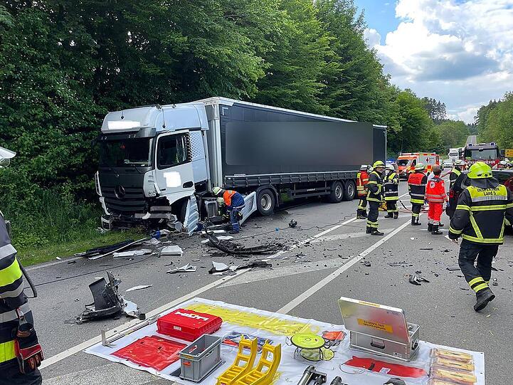 Der dem VW entgegenkommende Lkw-Fahrer konnte den Zusammenstoß nicht mehr verhindern.