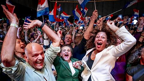 Die Mitte-Links-Partei D66 hat nach ersten Zahlen die Parlamentswahl in den Niederlanden gewonnen.