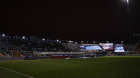 Stromausfall im Grünwalder Stadion! Das Spiel gegen den TSV Buchbach ist abgesagt worden.
