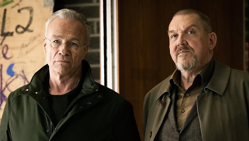 "Tatort: Diesmal ist es anders": Eine Spur im Mordfall "Peer Schwarz" f&uuml;hrt die Kommissare Max Ballauf (Klaus J. Behrendt, l.) und Freddy Schenk (Dietmar B&auml;r) ins K&ouml;lner Jugendzentrum Kids4Care.