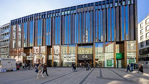 Bis Juni 2024 war der Sportartikelh&auml;ndler Sport Scheck im Joseph-Pschorr-Haus.