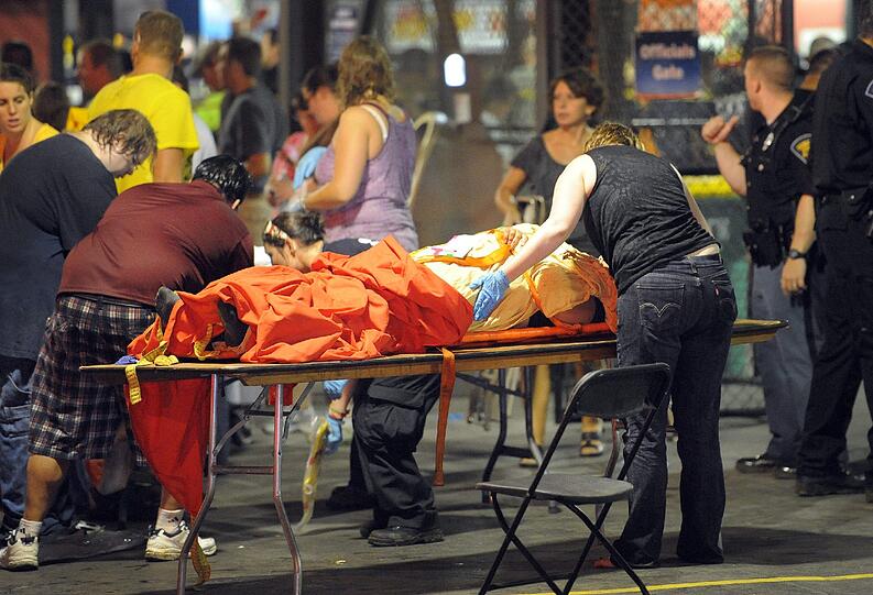 Das Bühnendach knickt einfach ein: In Indianapolis starben vier Menschen bei einem Musik-Festival, 40 Personen wurden verletzt
