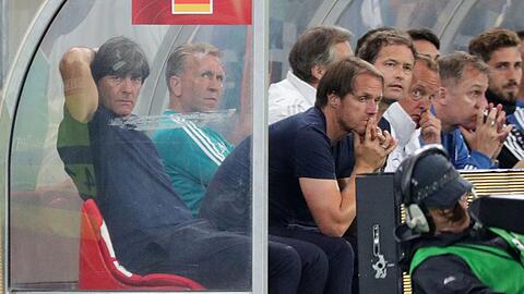 War überhaupt nicht zufrieden, mit dem, was er am Samstag sah: Bundestrainer Joachim Löw in Klagenfurt.