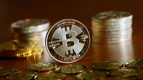 Bitcoin, Ether und andere Kryptoanlagen bewegen sich häufig im Gleichklang mit den traditionellen Finanzmärkten.