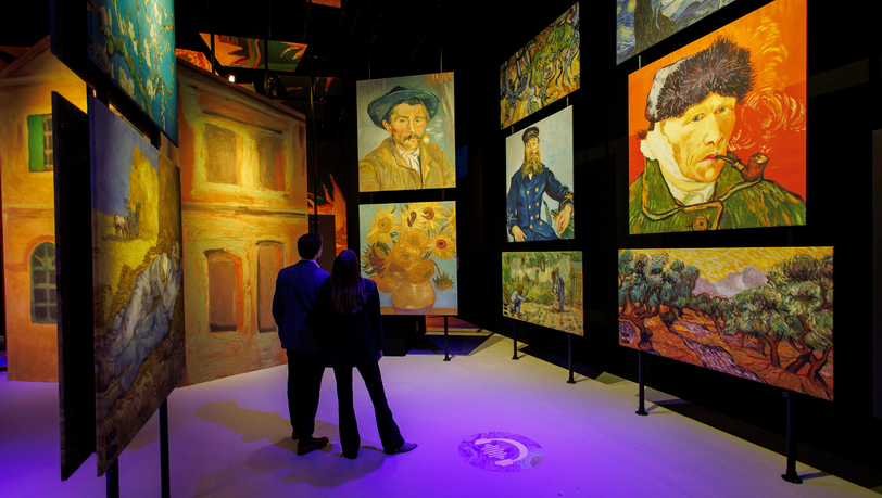 Von Arles bis Amsterdam — eine Reise durch Van Goghs Farben. Von Arles bis Amsterdam — eine Reise durch Van Goghs Farben.