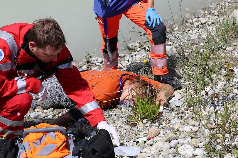 Feuer, Kunstblut und falsche Attentäter: Die Bilder vom Übungswochenende des MKT gibt's hier zum Durchklicken.