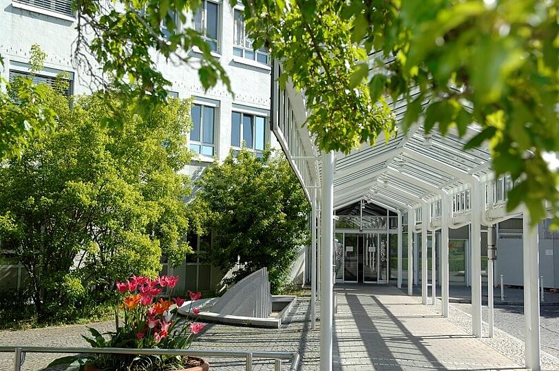 Im Dritten Orden wird zur Narkose informiert.
