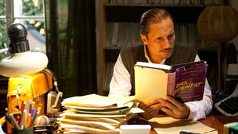 Benno Führmann als Ulrich Chaussy im Film "Der blinde Fleck".