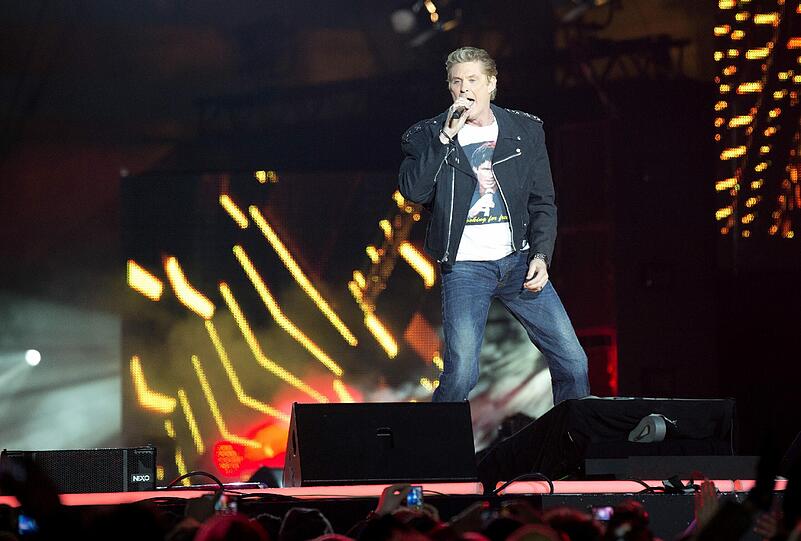 So feiert Berlin in das Jahr 2015: Die Silvester-Party am Brandenburger Tor mit David Hasselhoff und David Garrett - Die Bilder...