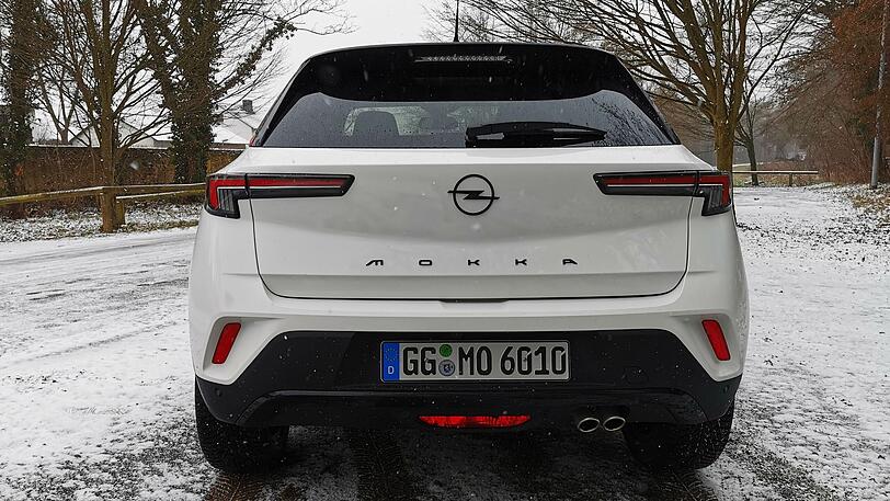 Der Mokka zeigt seinen Namen jetzt selbstbewusst und markant auf der Heckklappe.