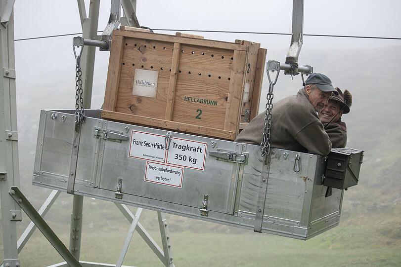 In den Tiroler Alpen wurden erstmals seit 2001 wieder Steinböcke aus dem Tierpark Hellabrunn ausgewildert.